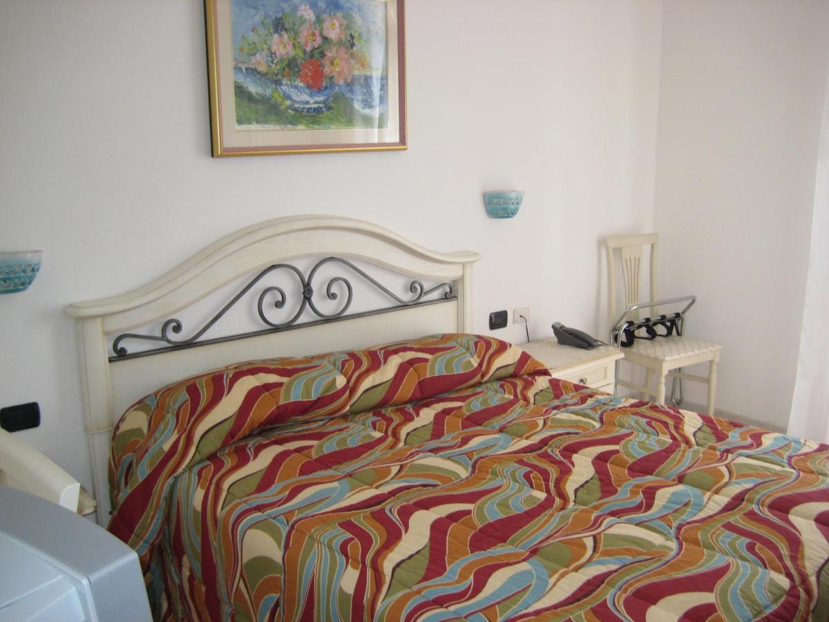 Scano Comfort Inn Санта-Тереза-Галлура Экстерьер фото