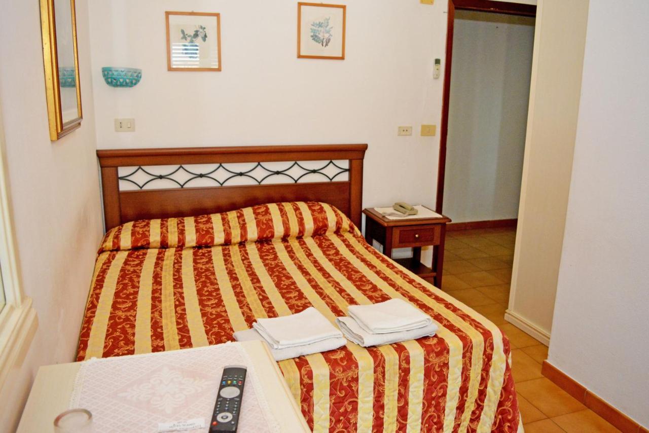 Scano Comfort Inn Санта-Тереза-Галлура Экстерьер фото