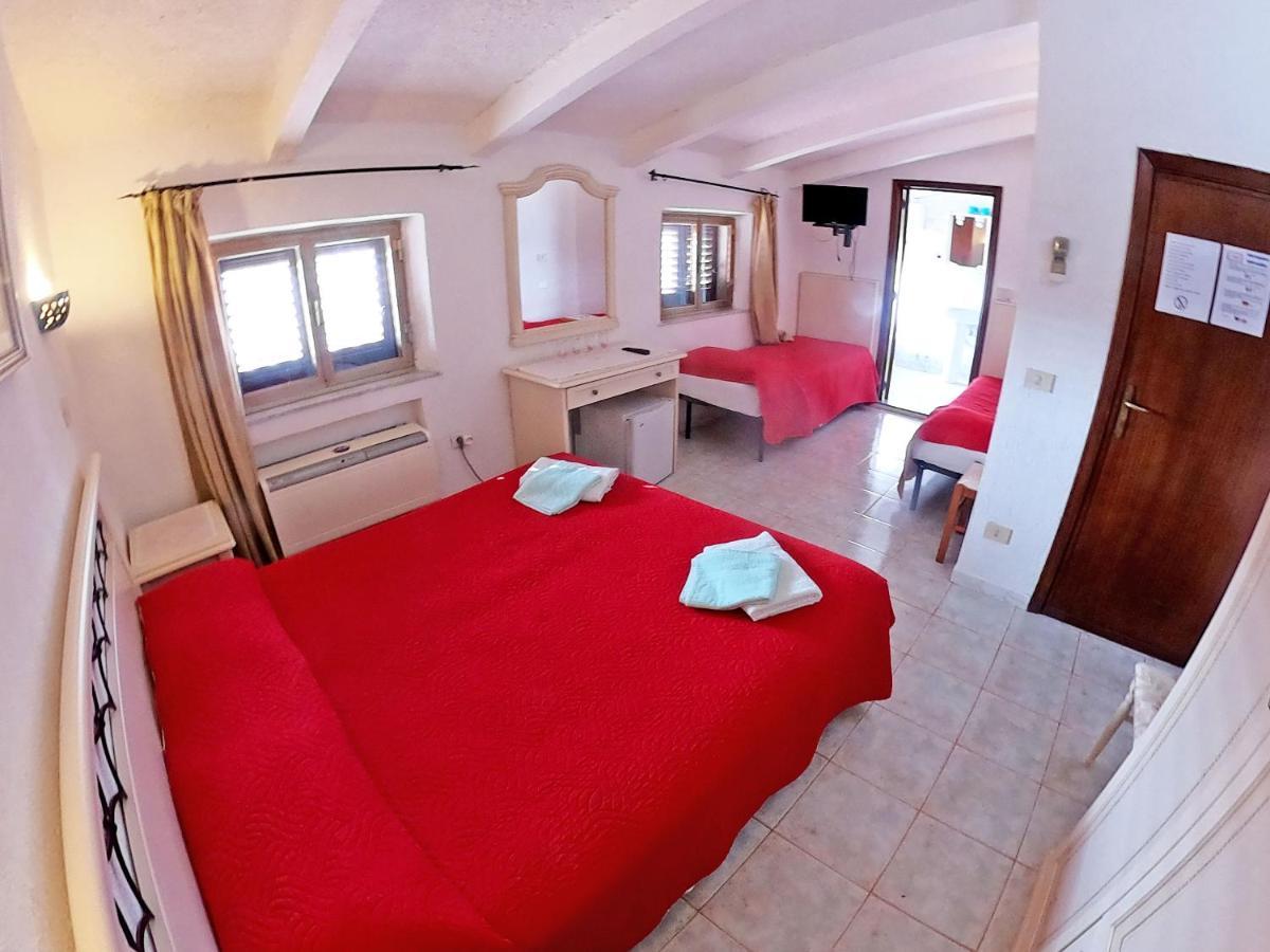Scano Comfort Inn Санта-Тереза-Галлура Экстерьер фото