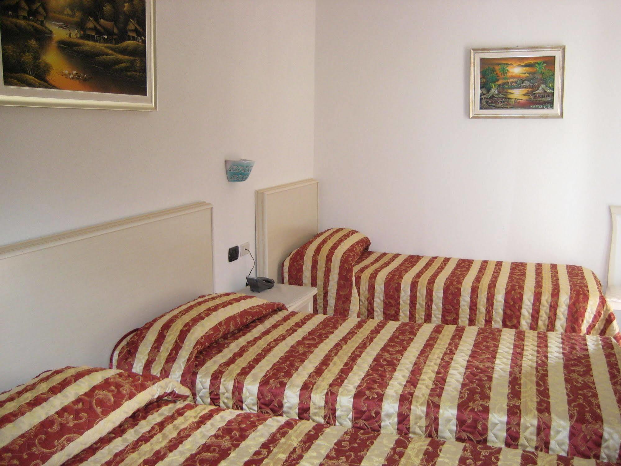 Scano Comfort Inn Санта-Тереза-Галлура Экстерьер фото