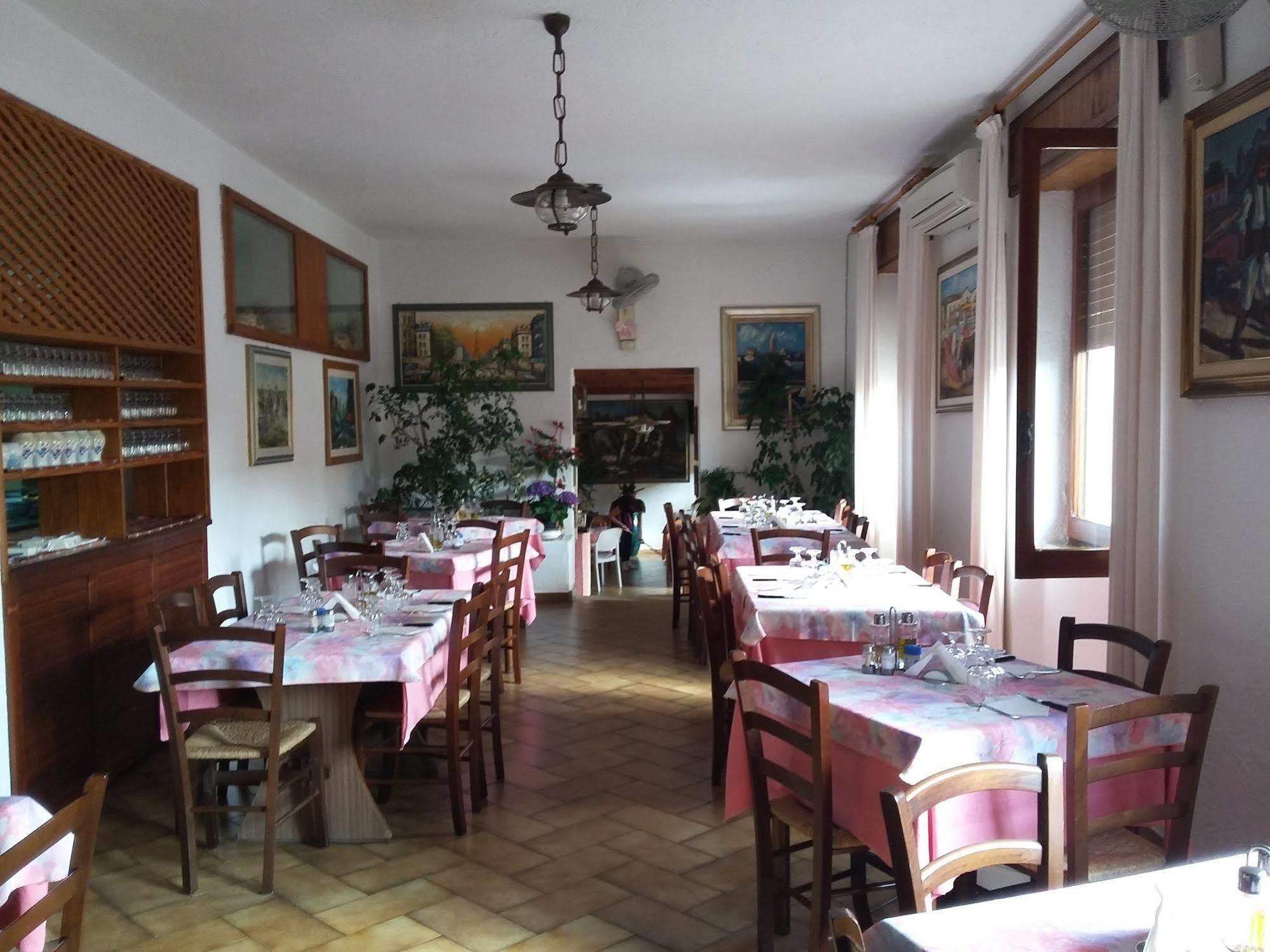 Scano Comfort Inn Санта-Тереза-Галлура Экстерьер фото